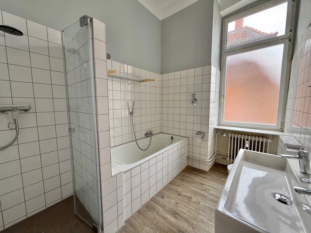 Großzügiger Altbauklassiker mit Balkon im Karlsruher-Musikerviertel - Photo 3