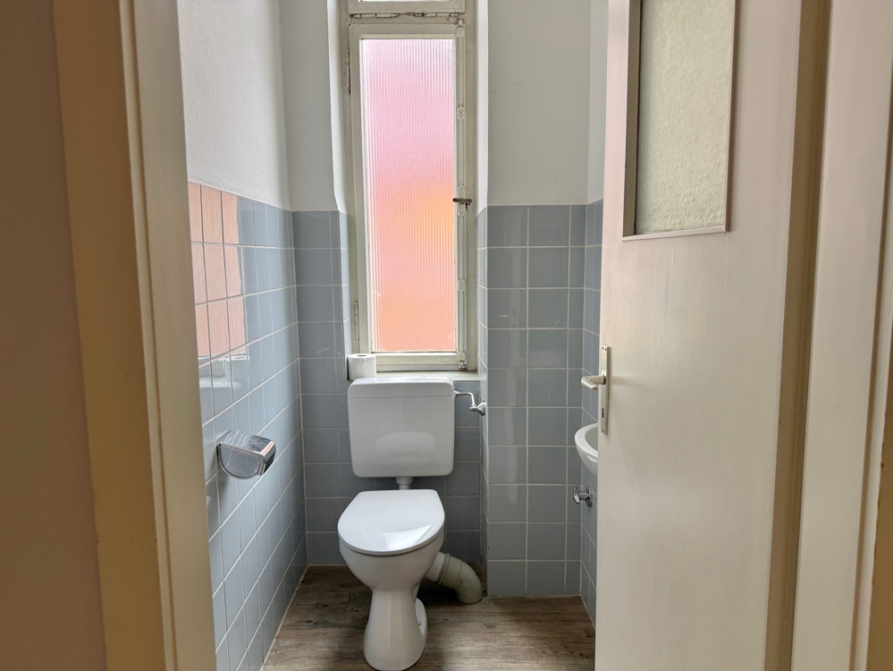 Großzügiger Altbauklassiker mit Balkon im Karlsruher-Musikerviertel - Photo 4