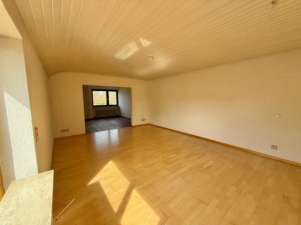 RESERVIERT - Großzügige 4,5-Zimmer-Wohnung mit Balkon in Karlsruhe-Grötzingen - Foto 1