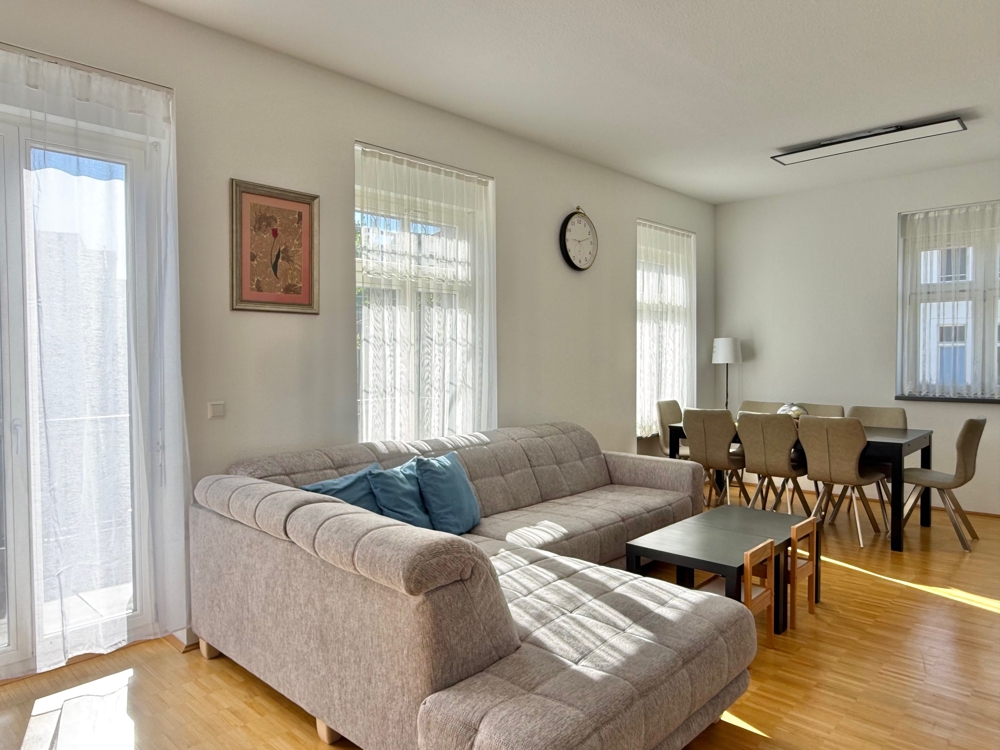 Wunderschöne 3,5 Zimmerwohnung in kernsaniertem Altbau - Photo 1