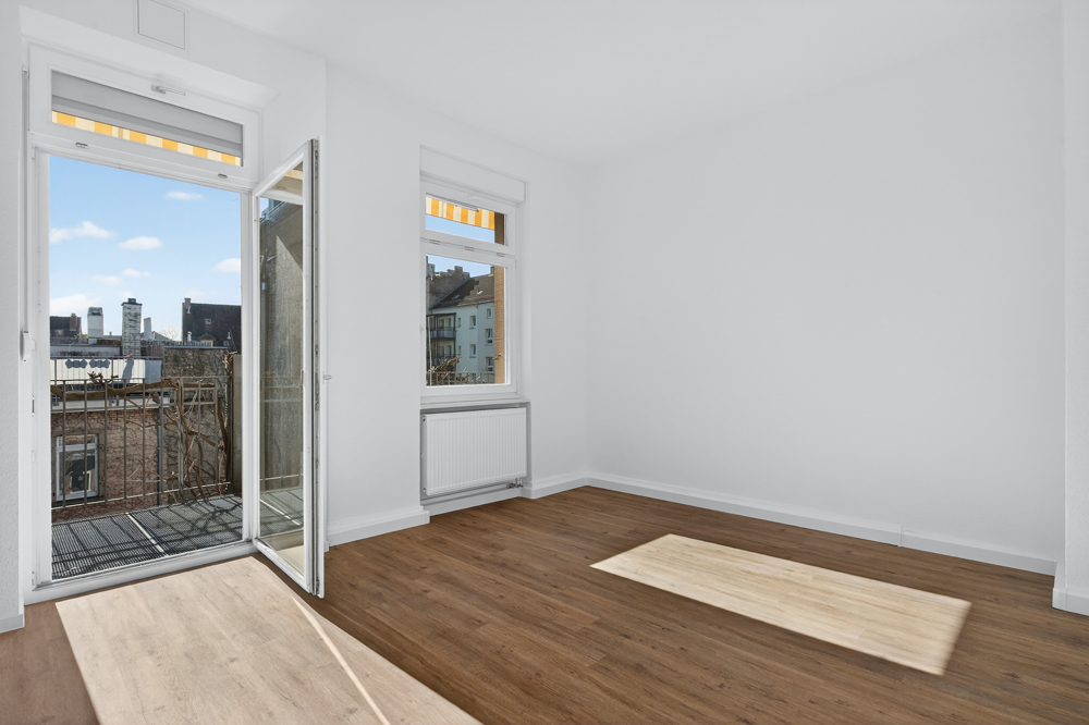 Stilvolle Altbauperle - kernsanierte 4-Zimmer-Wohnung mit Südbalkon - Foto 1
