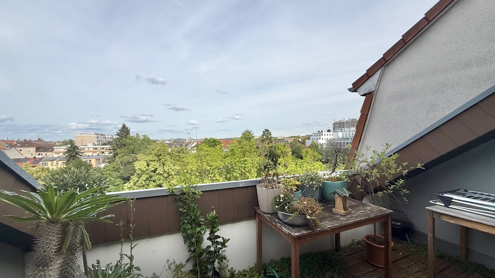 Gemütliche Dachwohnung mit Terrasse in der Weststadt - Foto 4