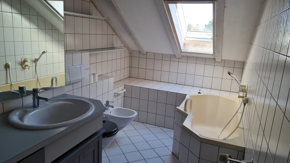 Gemütliche Dachgeschosswohnung in ruhiger Lage! - Photo 1
