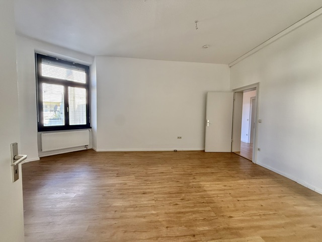 Großzügige Altbauwohnung in Innenstadtlage direkt am Marktplatz - Foto 2