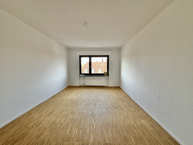 Schöne 3 Zimmerwohnung mit 2 Balkonen in der Karlsruher Oststadt - Foto 3