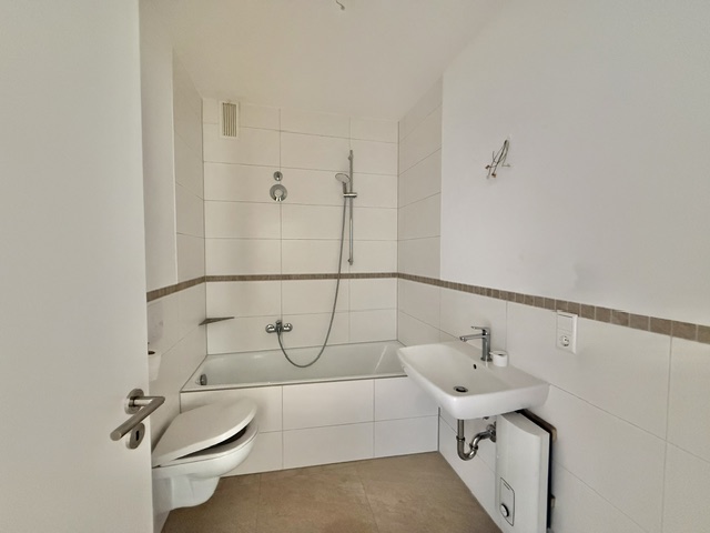 Schöne 3 Zimmerwohnung mit 2 Balkonen in der Karlsruher Oststadt - Foto 5